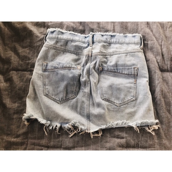 Distressed mini skirt by Express - Picture 3 of 3